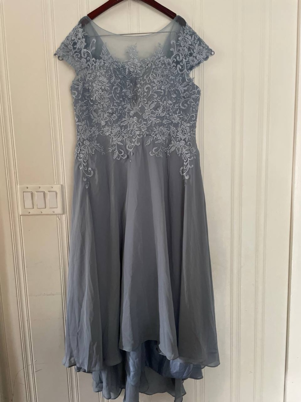 Elegant Lace Appliqué Midi Dress in Dusty Blue
